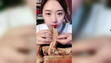 娱乐吃瓜酱女孩子